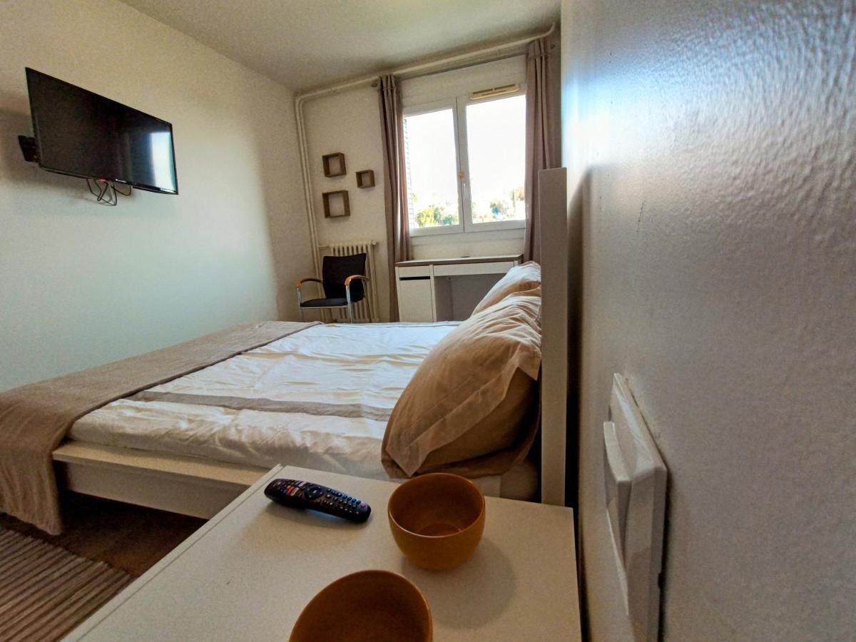 Private Room In Renovated Apartment - Tram 1 Min Walk Νίκαια Εξωτερικό φωτογραφία
