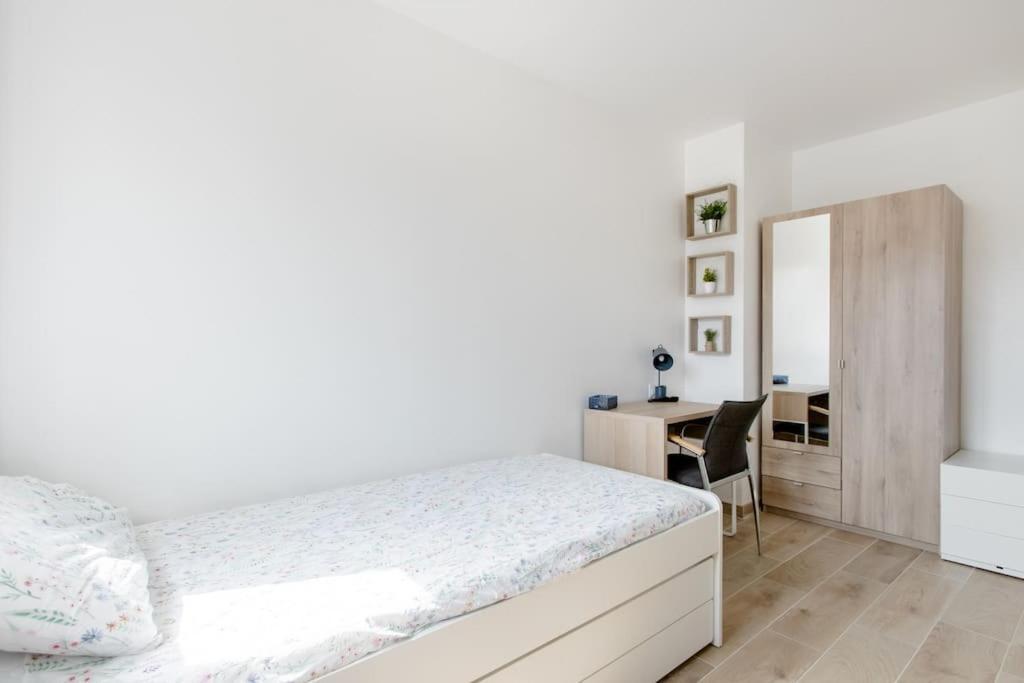 Private Room In Renovated Apartment - Tram 1 Min Walk Νίκαια Εξωτερικό φωτογραφία